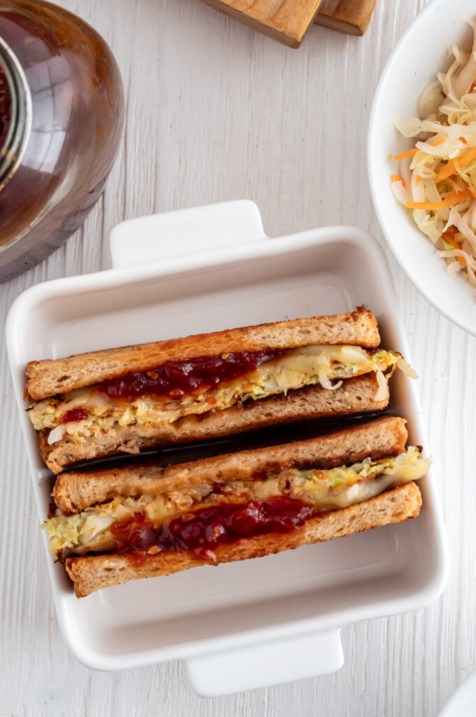 Nicht nur zum Frühstück, auch als Stulle für zwischendurch und unterwegs. Korea Sandwich, ein leichter Snack zum selbst machen.