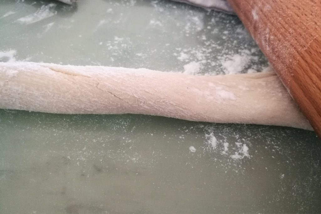 Hotdog Pizza – die perfekte Kombination aus Pizza und Hotdog Rezepte-SilkesWelt.de Hotdogpizza Teig