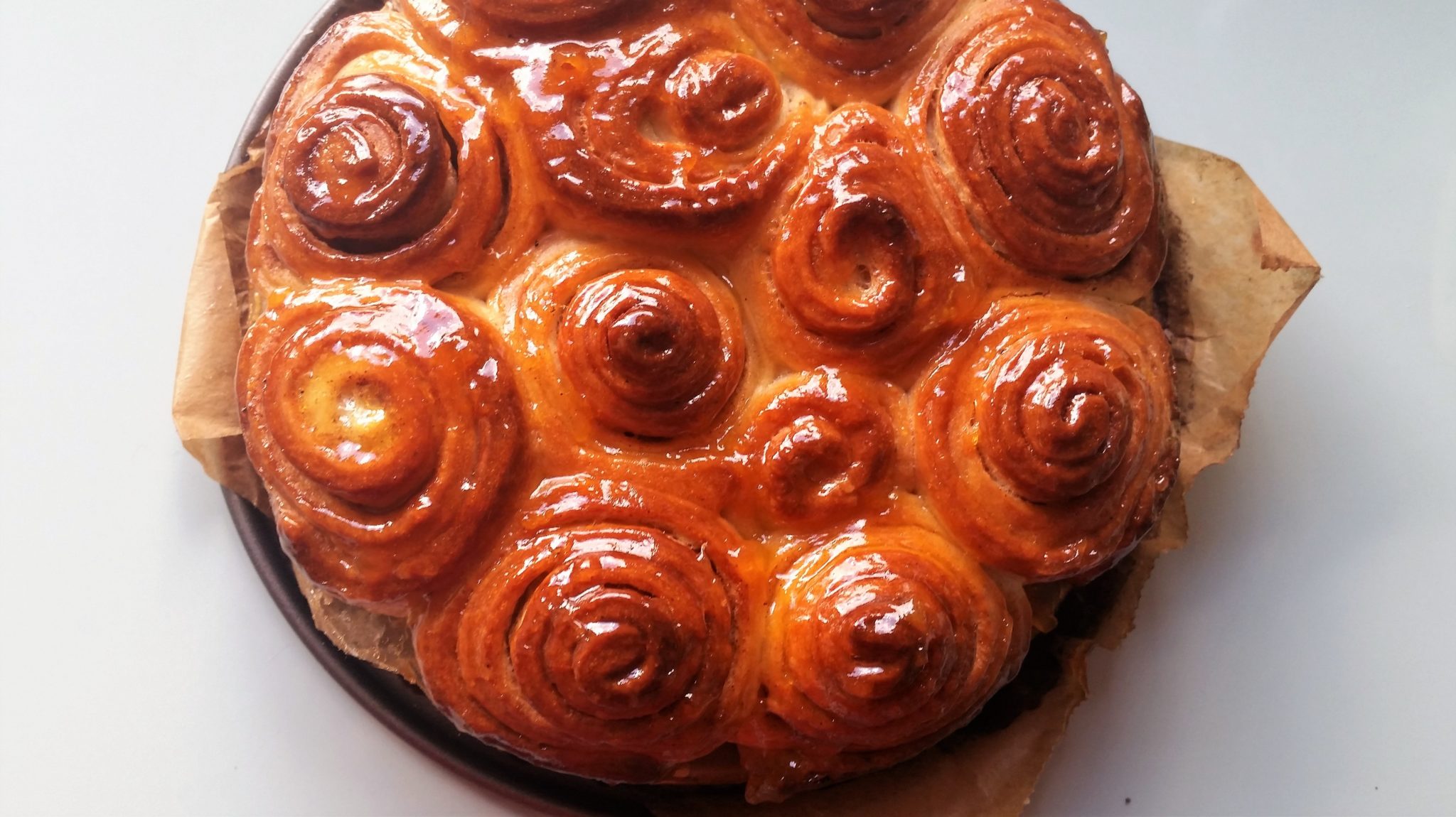 Rosenkuchen für den den Dutch oven, Rezept von Silkeswelt