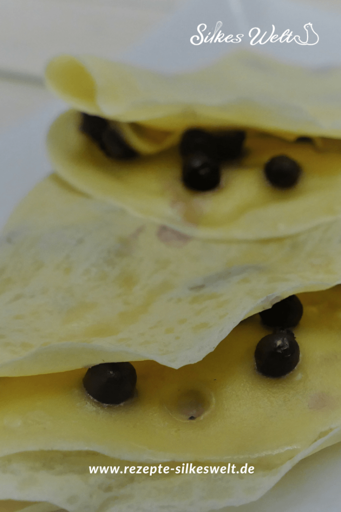 snack crepes mit Heidelbeeren