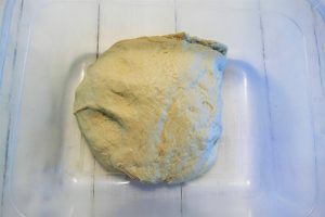 weizenbroetchenteig vor der Gare