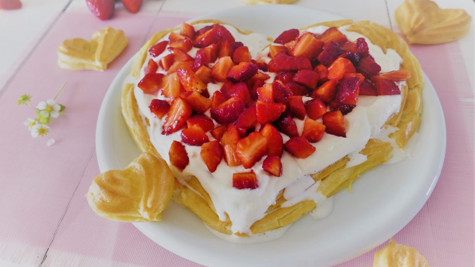 Brandteigtorte mit Erdbeeren. Super lecker und frisch