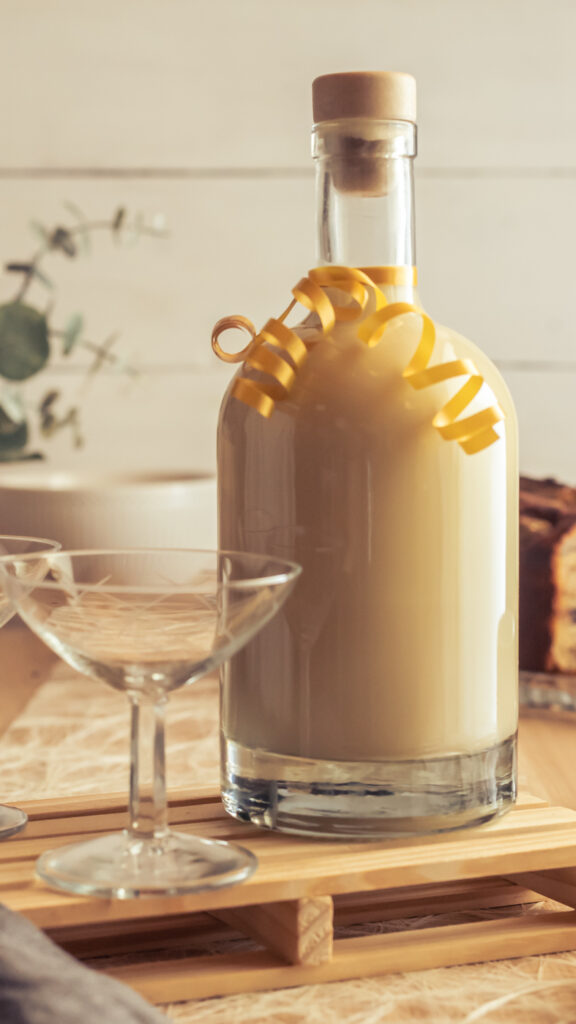 Amaretto-Likör selbst herstellen Rezepte-SilkesWelt.de Amaretto-Likör mit weißer Schokolade selbst herstellen. Ein Blitzrezept für kurz entschlossene. Heute angesetzt und Morgen genießen.
