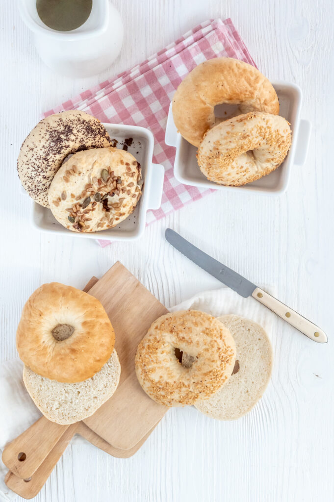 Farbige Mirrorglaze für Donuts Rezepte-SilkesWelt.de Farbige Mirrorglaze für Donuts Rezepte-SilkesWelt.de