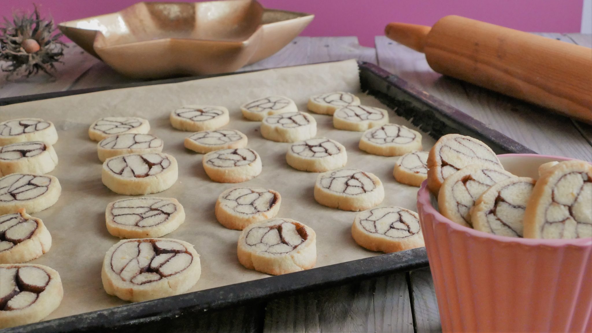 mürbe Cinnamon-Marble Cookies Rezept für den Plätzchenteller
