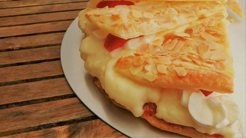 Erdbeer Vanilleschnitte, Blätterteig Blitzkuchen Rezept