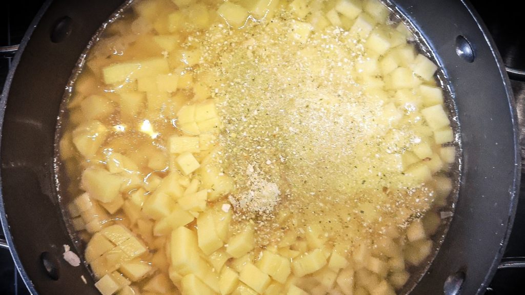 Kartoffeln in Brühe