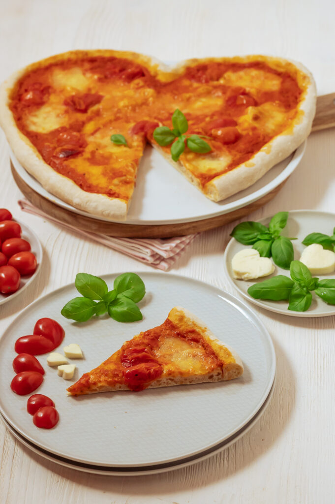 Einfache Pinsa Pomodoro Rezepte-SilkesWelt.de Pizza mit Herz Rezept vegetarisch