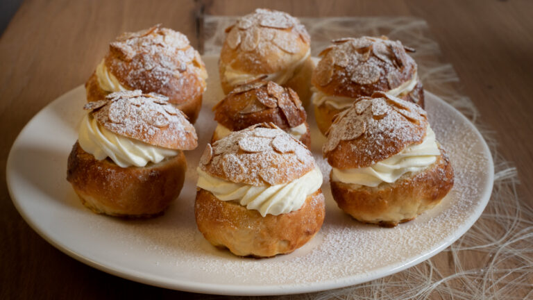 warm herzlich anders Rezepte-SilkesWelt.de Semla | Schwedisches Fastengebäck