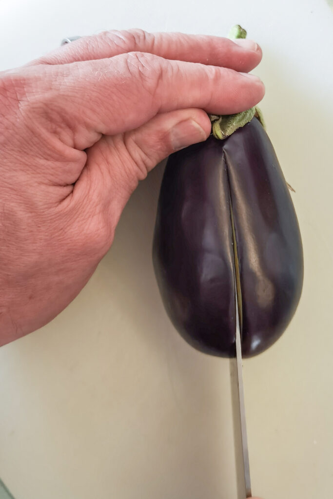 Aubergine schneiden