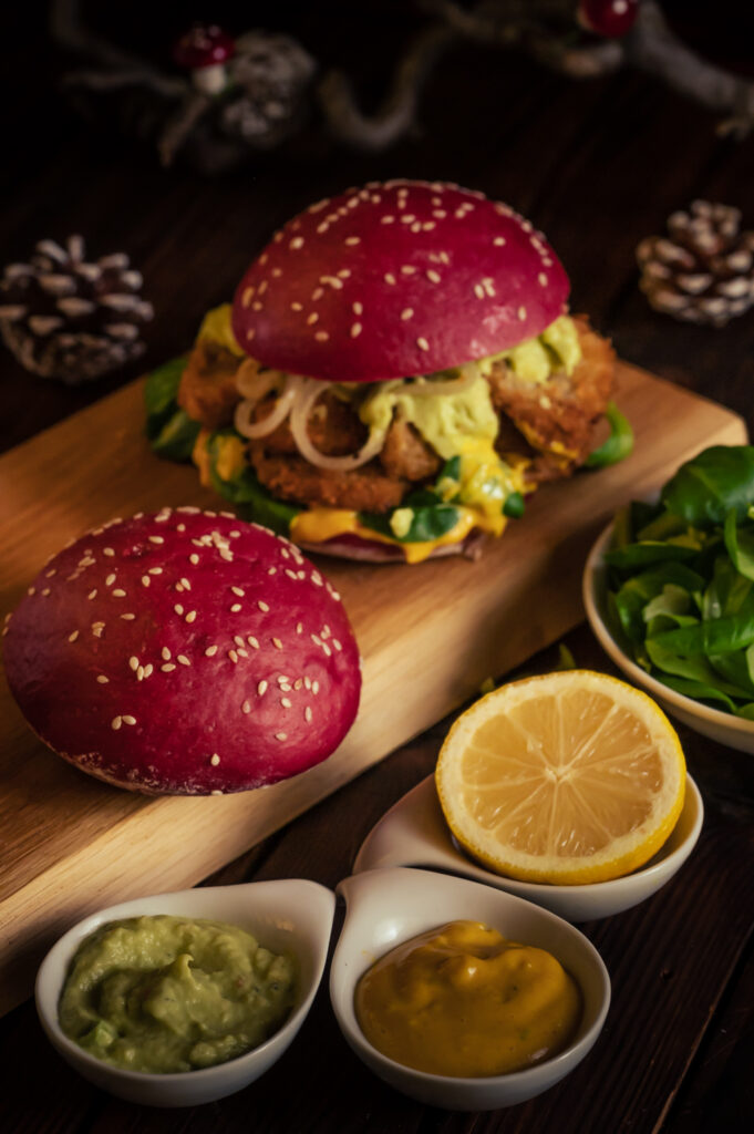 Rote Burger Buns für einen Pilz Burger