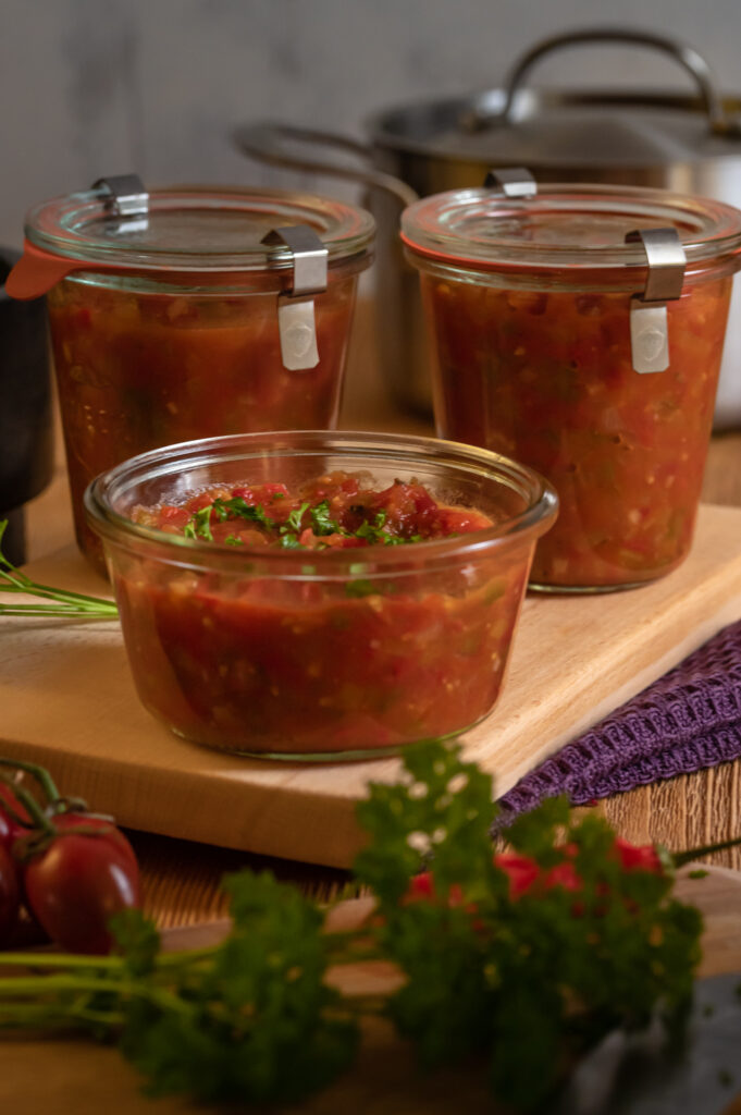 Tomaten-Paprika Salsa einkochen
