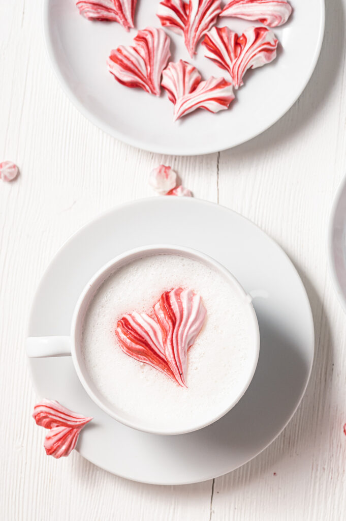 Alle meine Baiser-Rezepte Rezepte-SilkesWelt.de Baiser Herzen. Entdecke alle meine Baiser-Rezepte. Als zarter Baiser auf dem Kuchen, als süße Baiserherzen oder kleine Baiserküsschen.