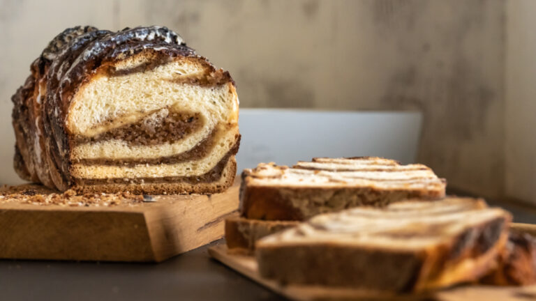 warm herzlich anders Rezepte-SilkesWelt.de Hefezopf mit Nussfüllung