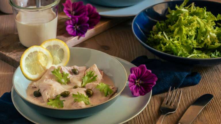 Vitello Tonnato von der Pute mit einer Milch-Mayonnaise