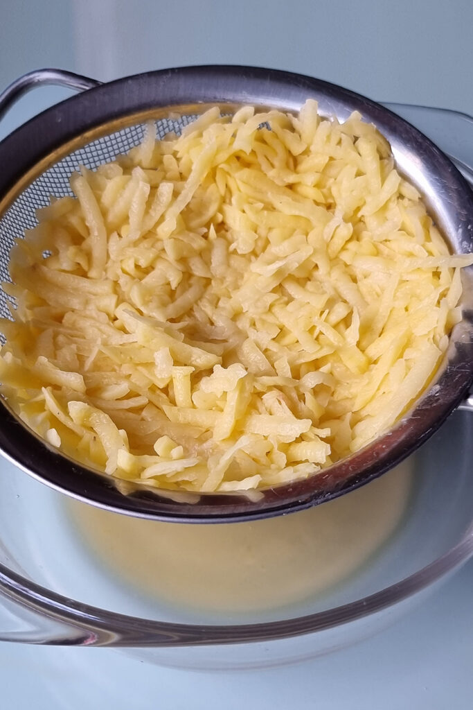 Zucchini-Kartoffelpuffer mit Joghurt Dip Rezepte-SilkesWelt.de