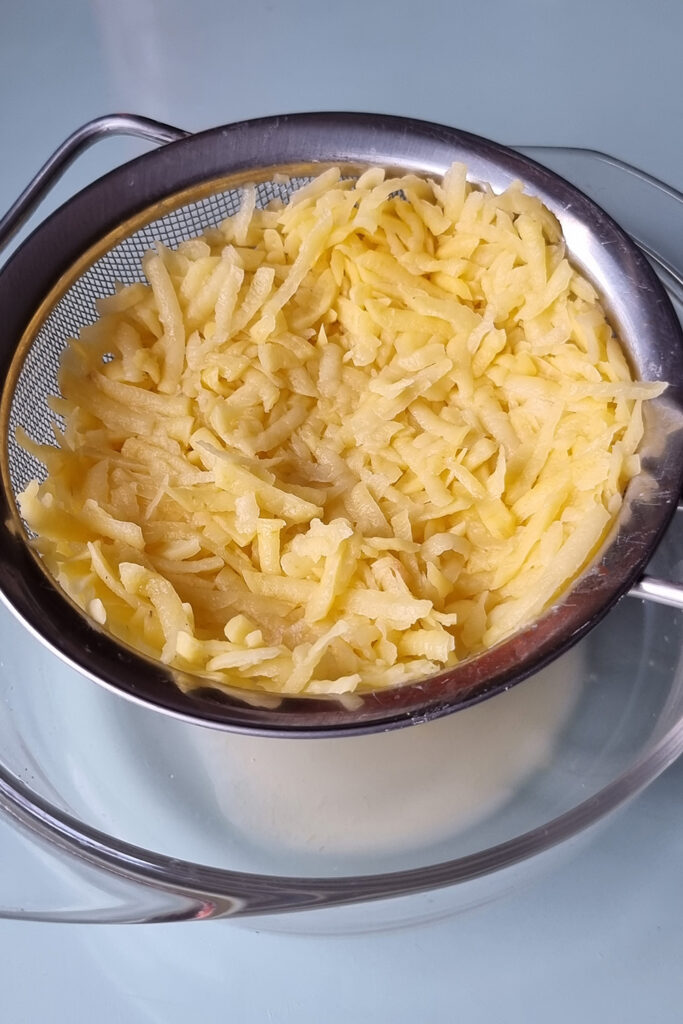 Zucchini-Kartoffelpuffer mit Joghurt Dip Rezepte-SilkesWelt.de
