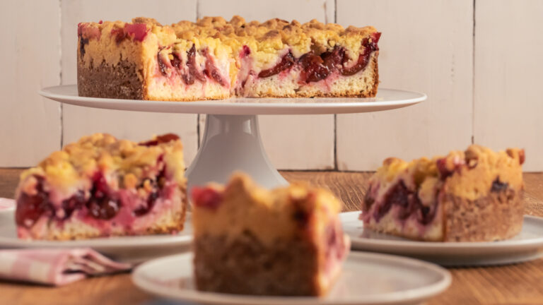 Zwetschgenkuchen ohne Hefe mit Quark-Öl Teig Rezept