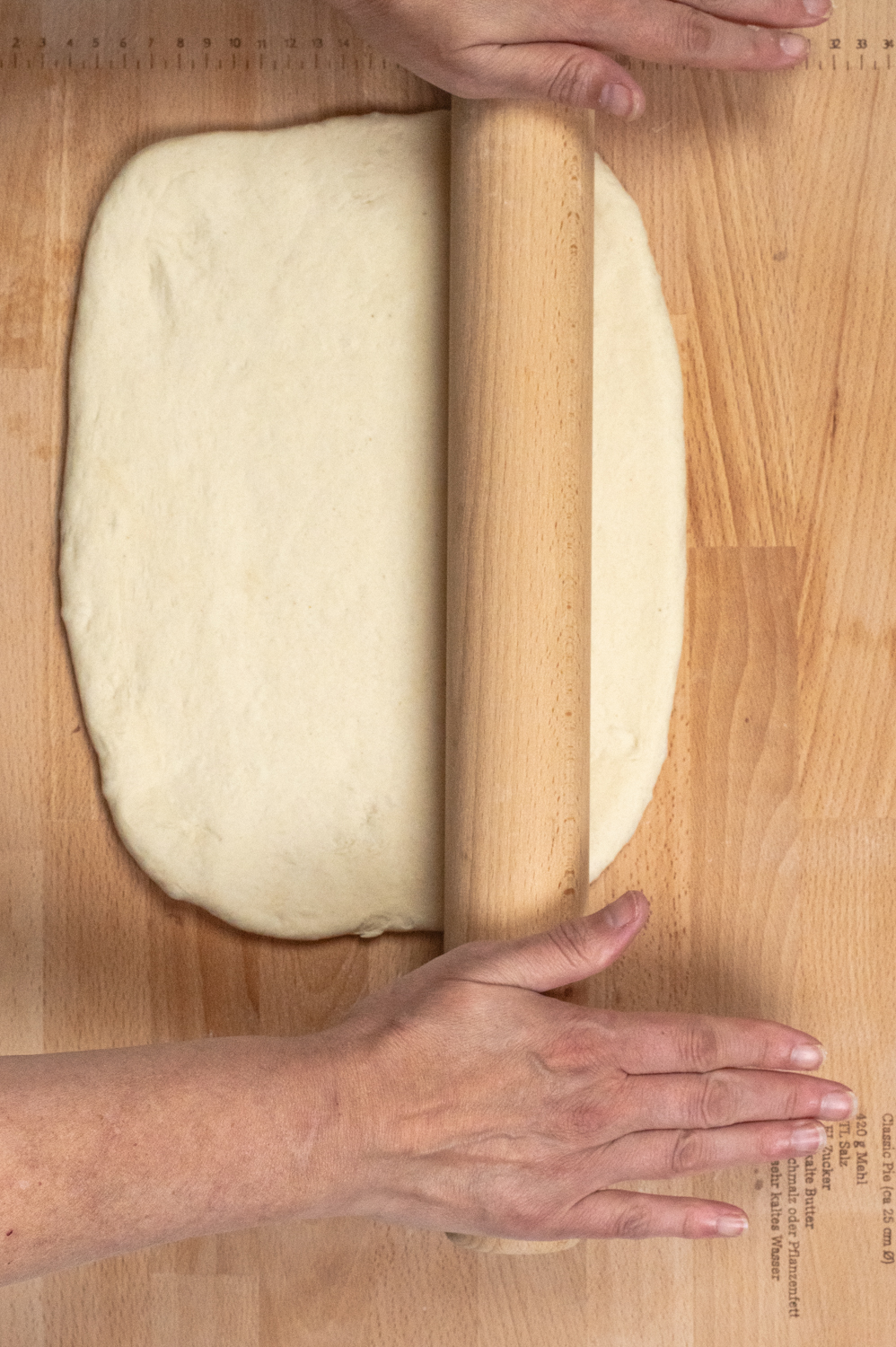 Dinkelzopf mit Zwiebeln und Speck