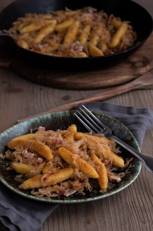 Omas Schupfnudeln mit Sauerkraut und Speck