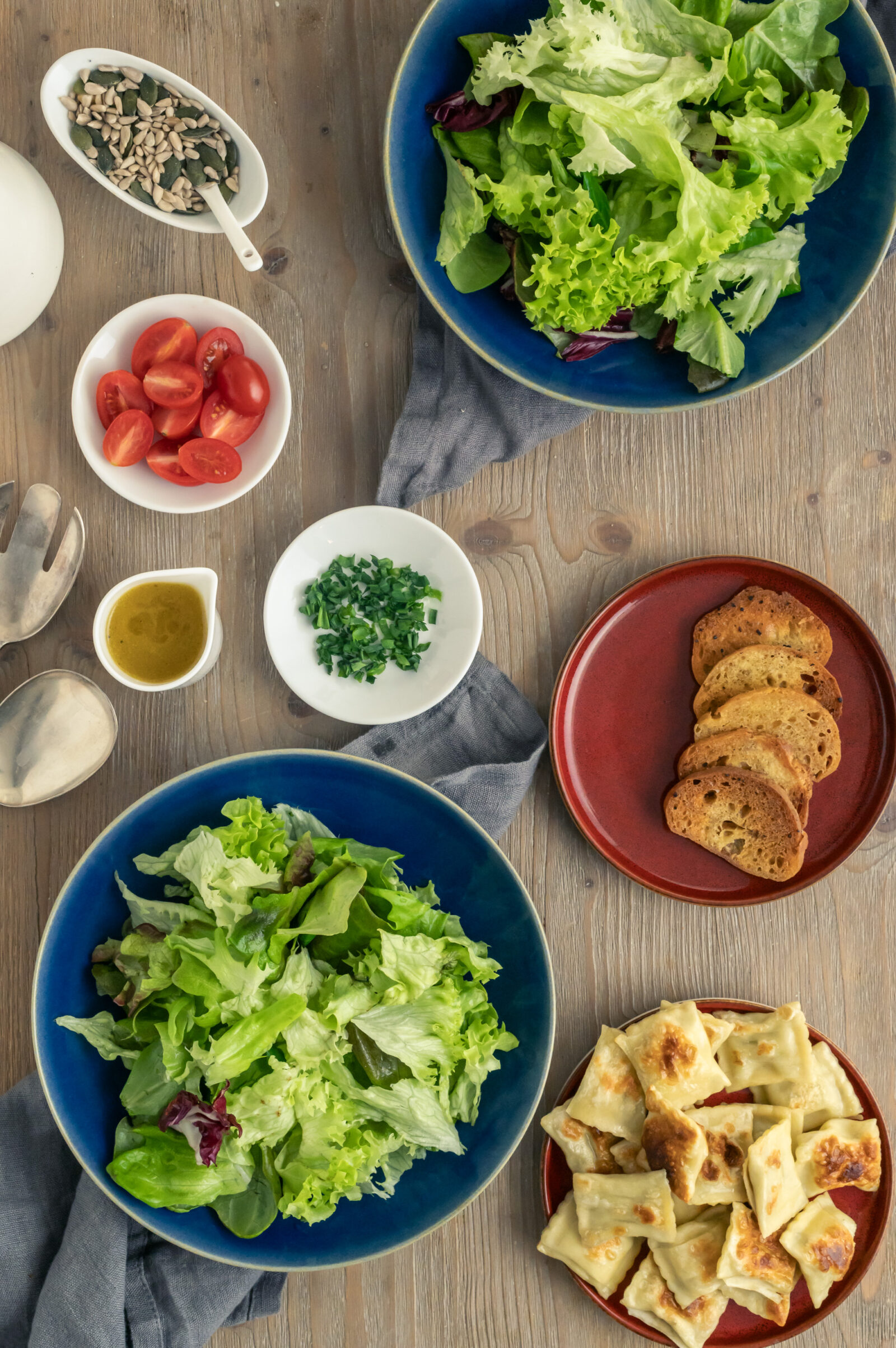 Herrlich frischer Maultaschensalat