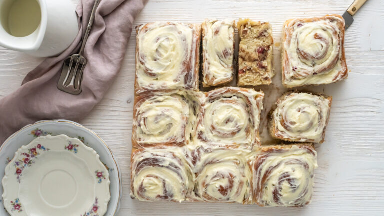 Zimtschnecken mit Rhabarber Rezept selber machen