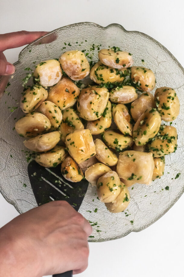 Kräuterbrötchen zum Snacken