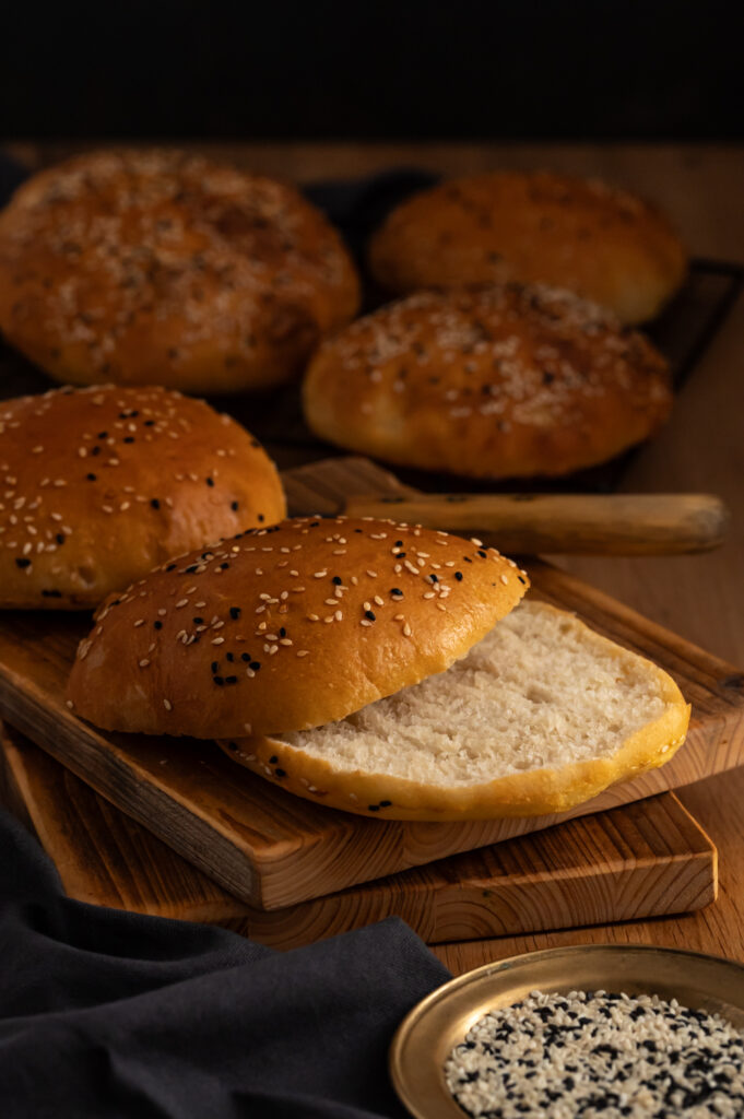 Dönerbrötchen mit Dinkelmehl gebacken