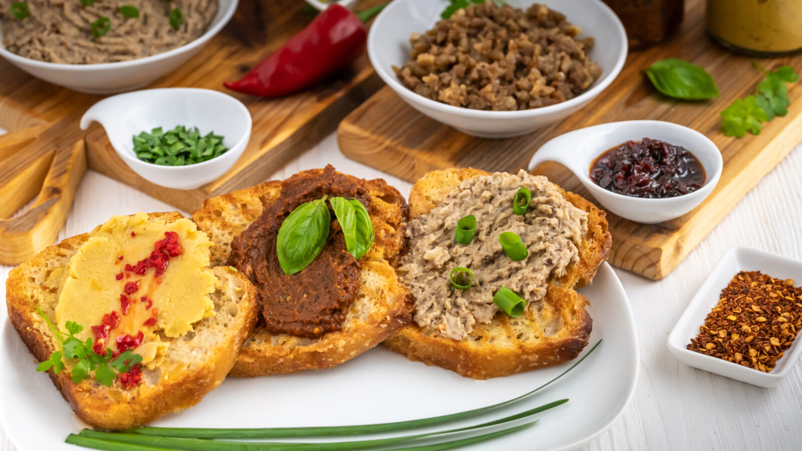 Rezepte für vegane Brotaufstriche zum selber machen