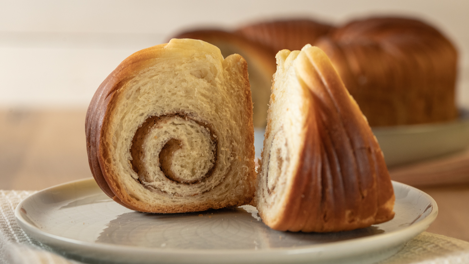 Gefüllter Oster-Hefekuchen selbst backen Rezepte-SilkesWelt.de