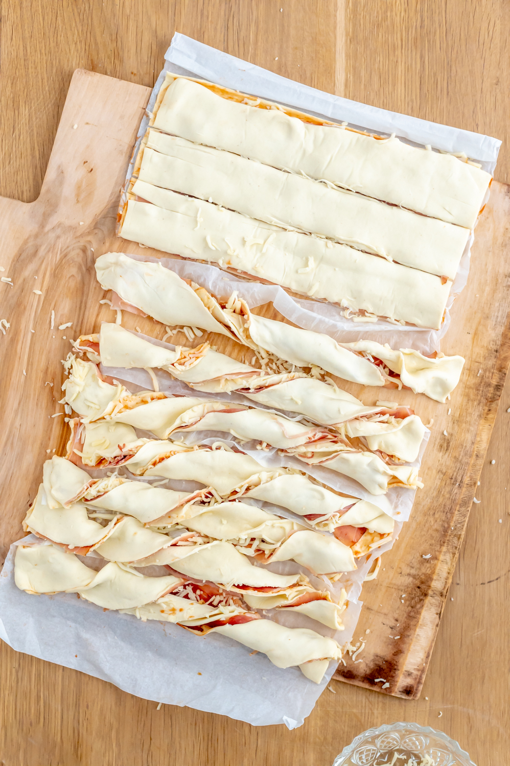 Blätterteigstangen mit Käse und Schinken Rezepte-SilkesWelt.de