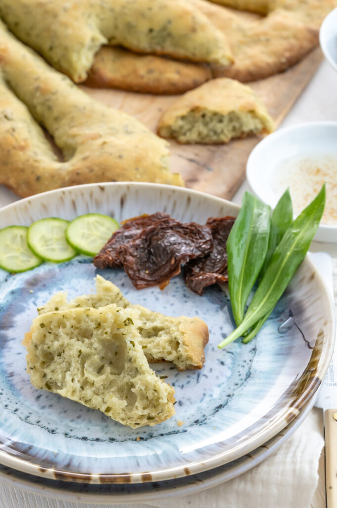 Bärlauch Fougasse. Fladenbrot mit viel wilden Knoblauch.
