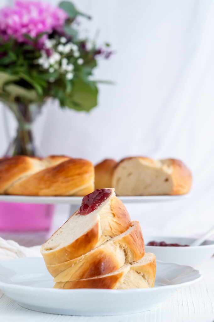 Rezept für einen besonderen  Kuchen zum Frühstück. Mein Dinkelzopf mit Kochstück Rezept