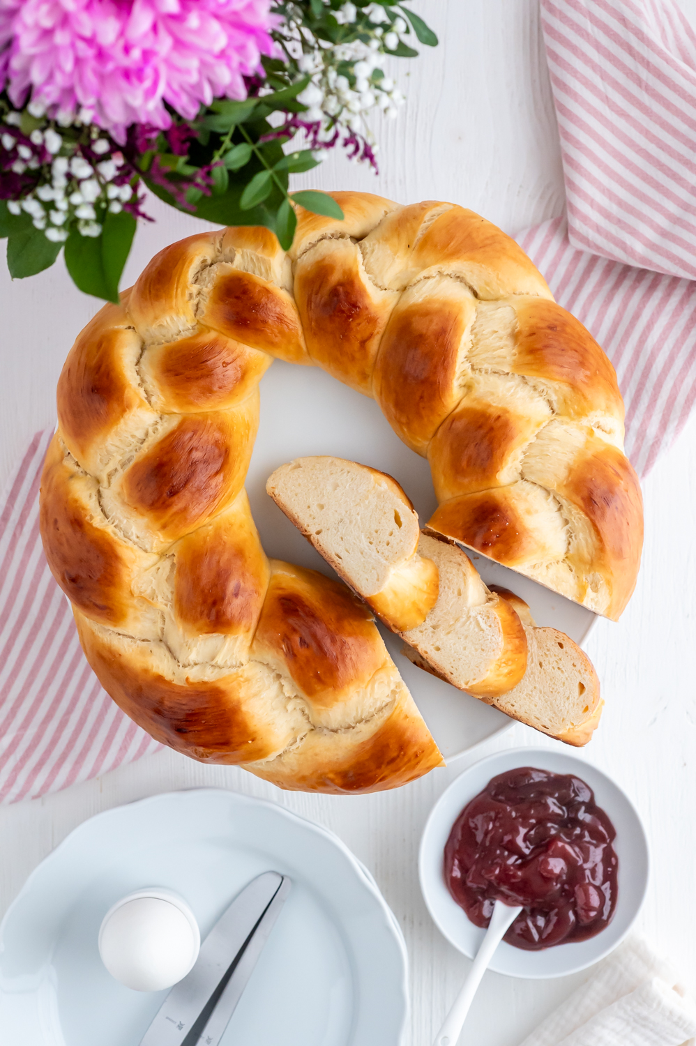 Osterhasen aus Hefeteig backen Rezepte-SilkesWelt.de