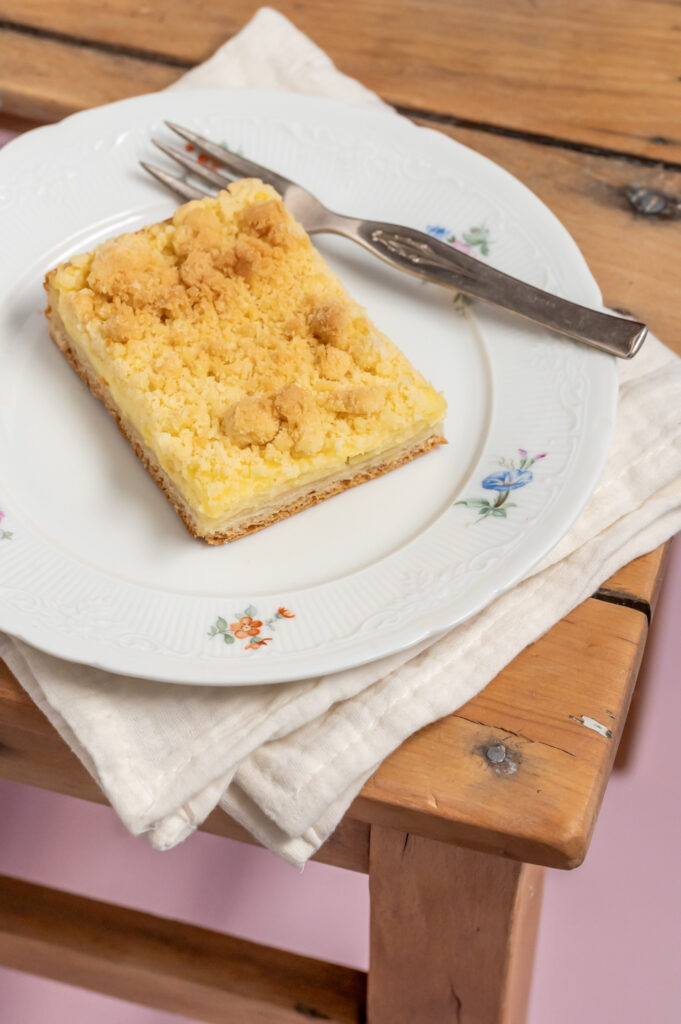 Feine Streuselkuchen mit Pudding - Blechkuchen Schnitte