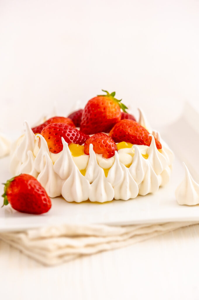 Erdbeer-Baiser Dessert Rezept zum selber machen