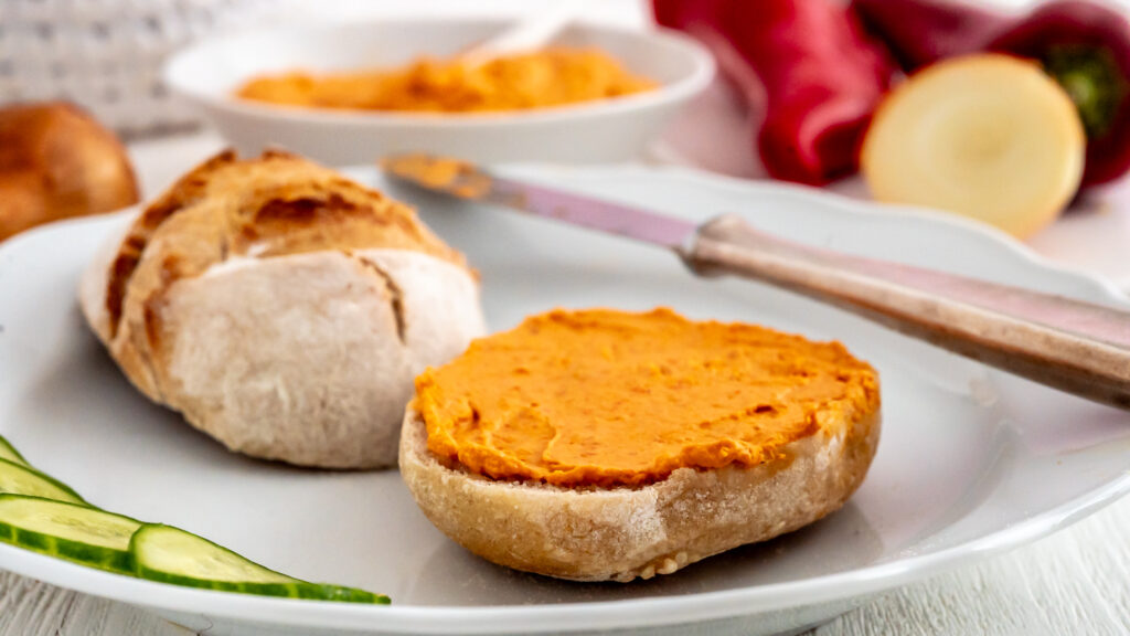Frischkäse-Brotaufstrich-Rezept – Paprika-Chili Rezepte-SilkesWelt.de