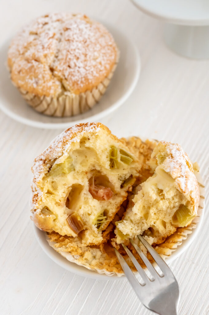 Rhabarber Blechkuchen - mit weißer Schokolade Rezepte-SilkesWelt.de