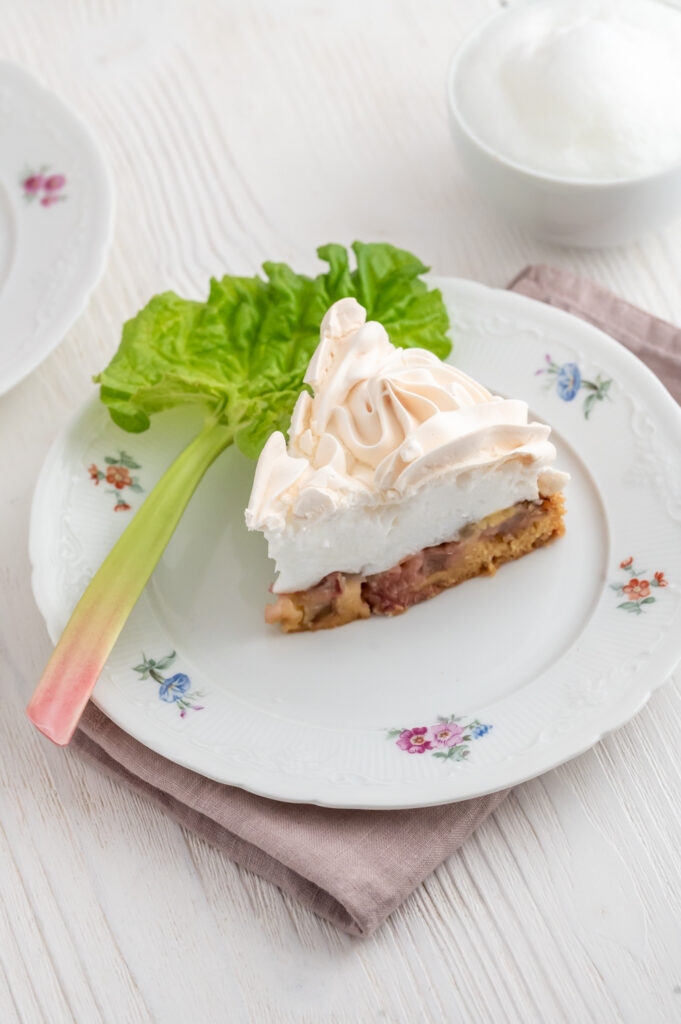 Ein Stückchen vom Rhabarber Baiser Kuchen-mit extra viel Baiser