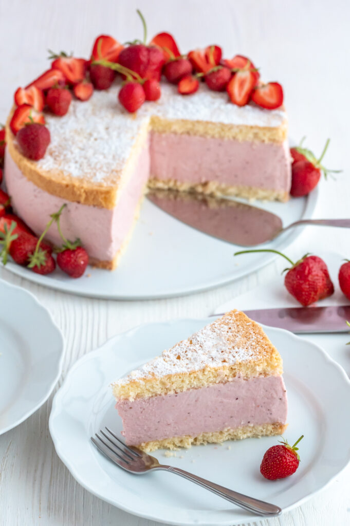 Leichtes Erdbeer-Käsesahne Rezept Rezepte-SilkesWelt.de Rezept für Käsesahne mit Erdbeeren zum selber backen