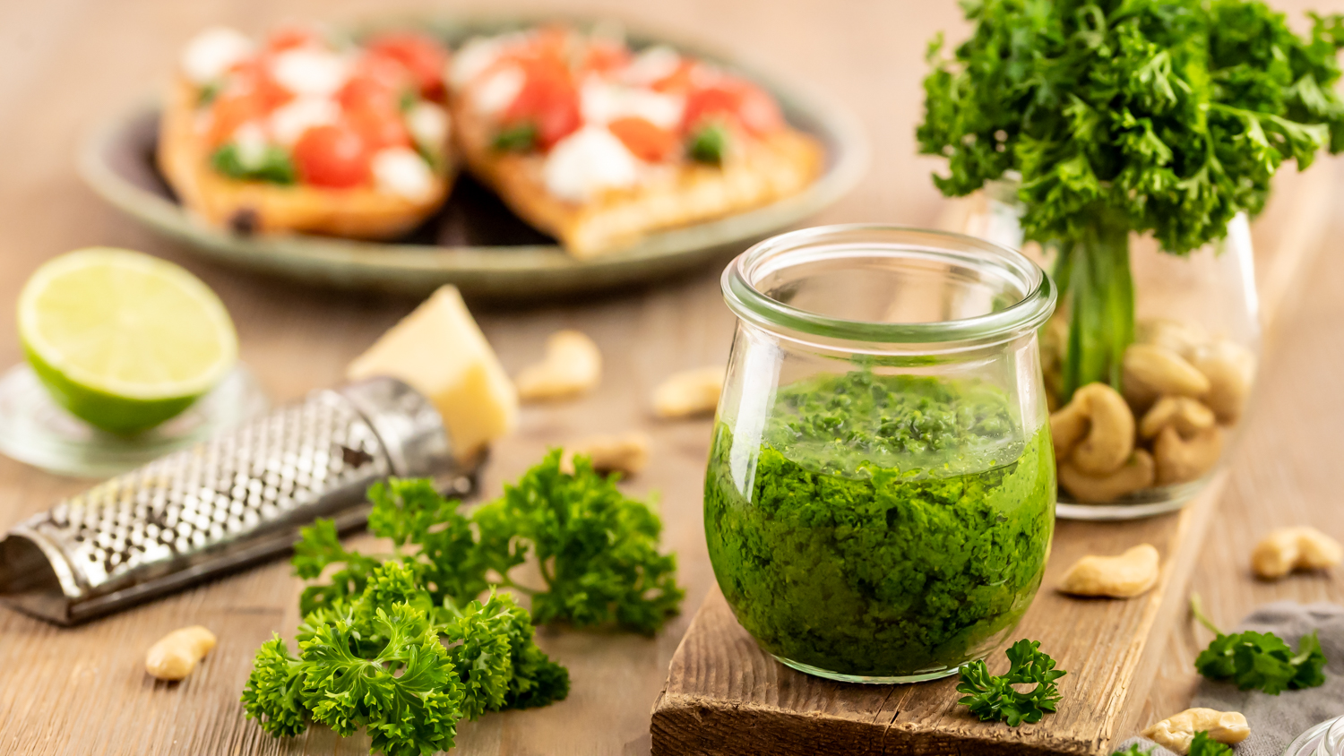 Petersilien Pesto mit Cashew. Entdecke jetzt mein veganes Rezept.