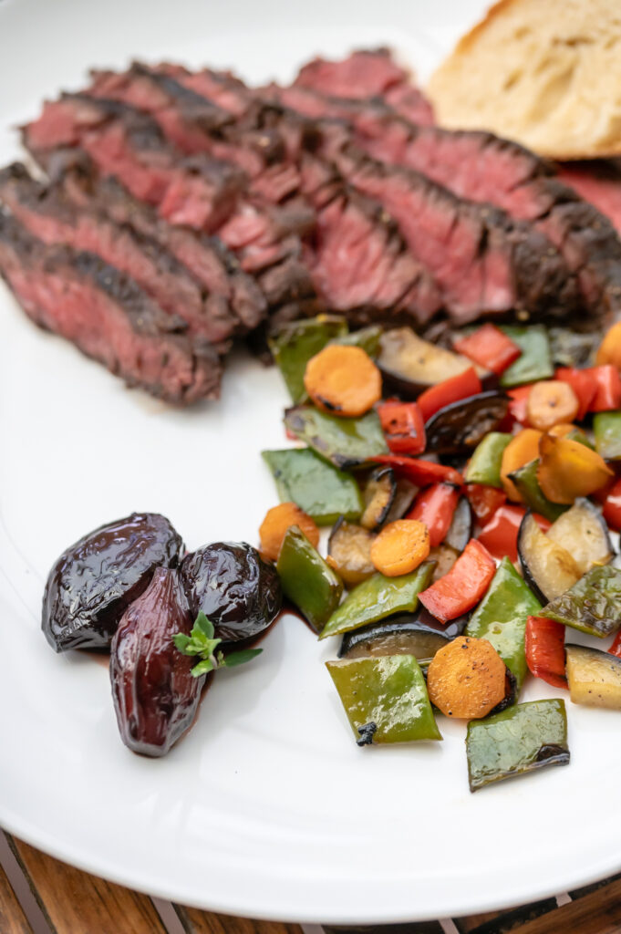 Rotweinzwiebel mit Grillgemüse