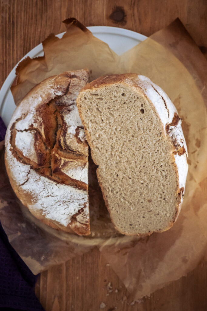 Super schnelles Mischbrot im Topf gebacken
