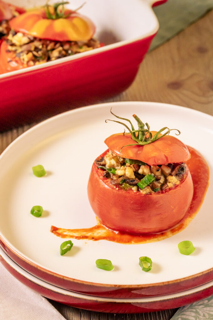 Meine vegetarisch gefüllten Tomaten Rezepte-SilkesWelt.de Gefüllte Tomaten, Fleischtomaten, Ochsenherztomaten