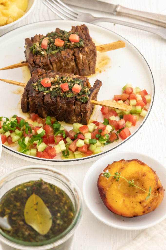 Einfaches Chimichurri  auf ausgefallenen Rouladenspießen. Entdecke jetzt mein Rezept.