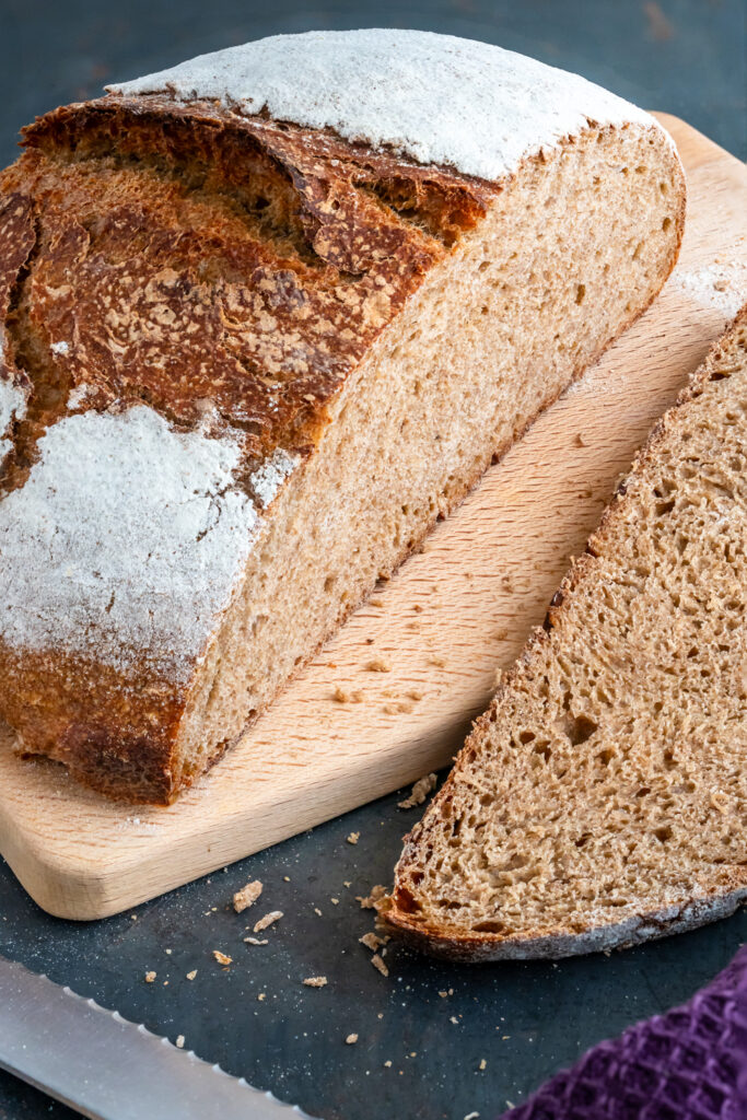 Mein Sauerteig-Altbrot aus altem Brot Rezepte-SilkesWelt.de Aus altem Brot oder Brotresten backe ich mein Sauerteig-Altbrot. Entdecke jetzt mein Rezept.