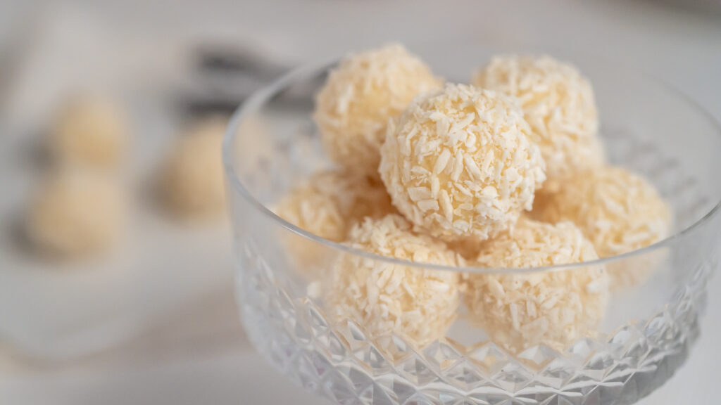 Eierlikör-Pralinen mit Kokosflocken Rezepte-SilkesWelt.de
