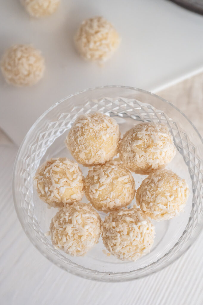 Glutenfreie Pralinen mit Eierlikör ohne Hohlkörper selbst herstellen. Entdecke mein Rezept.