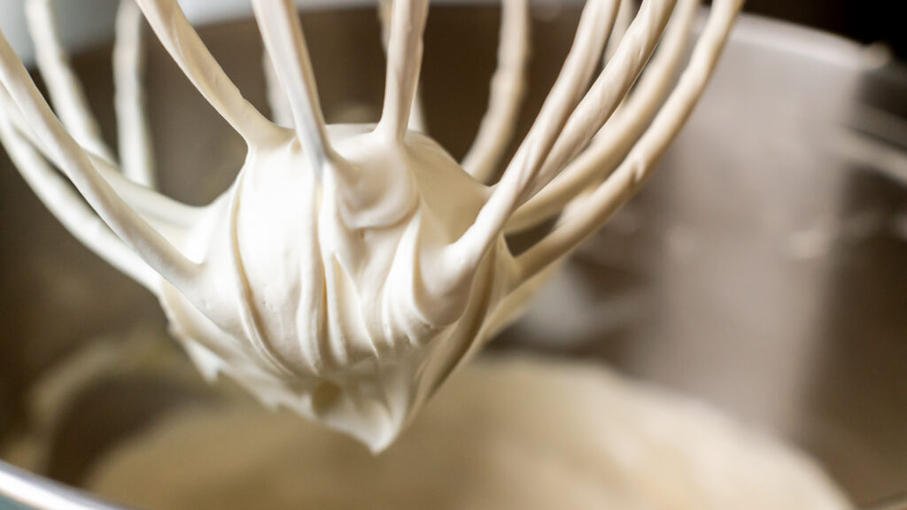 Geschlagene Butter selber machen, so einfach gehts.