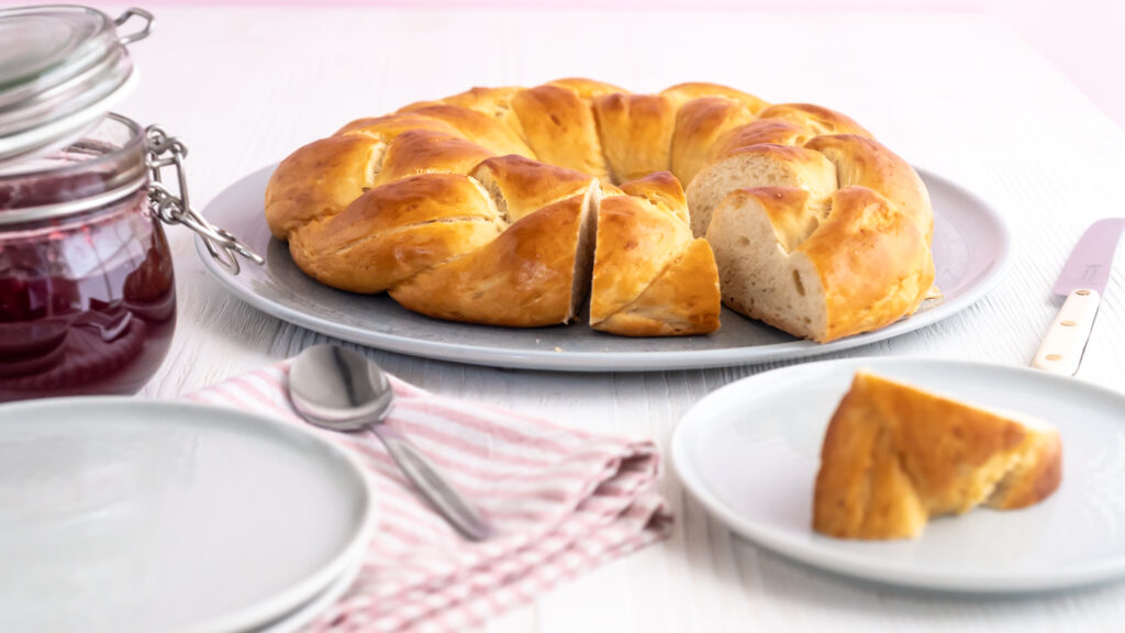 Buttriger Hefekranz – einfach selbst gebacken Rezepte-SilkesWelt.de